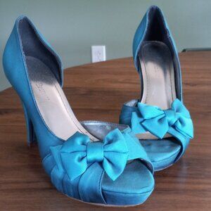 Used dyed David's Bridal shoe cute bow detail